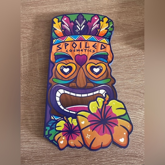 Brand new makeup palette - Picture 2 of 2